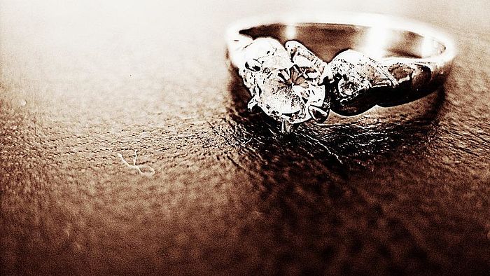 Porzellan und Schmuck einlagern